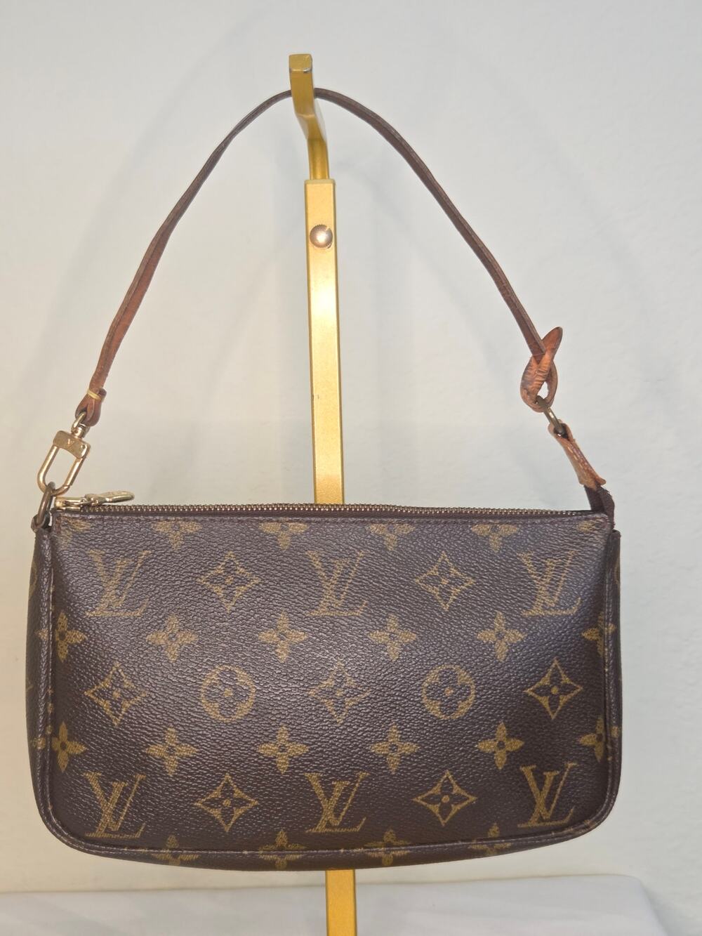 Louis Vuitton Pochette Accessoires PM Monogram Canvas Shoulder Bag AR0011 LV